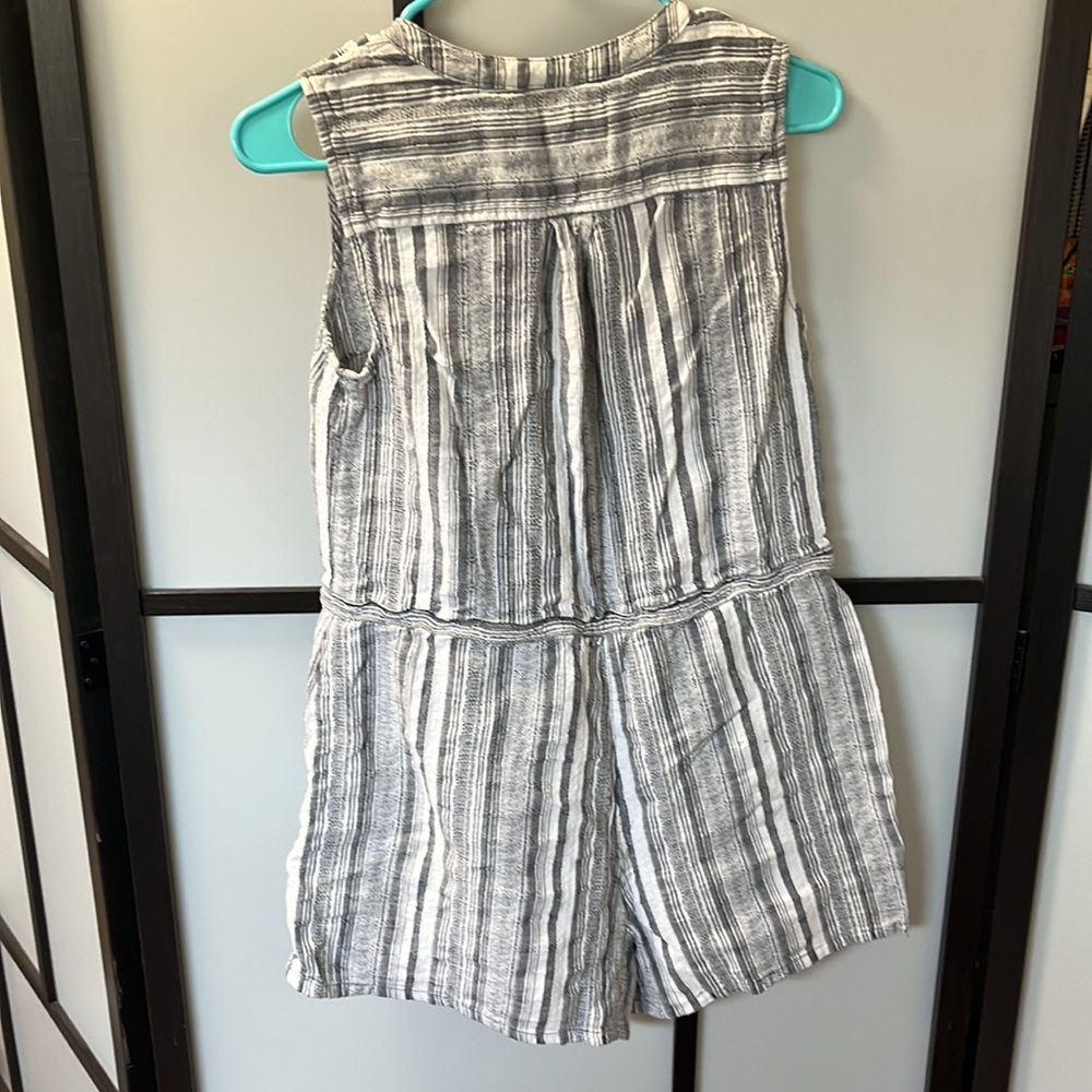 Universal Thread Romper - Picture 3 of 4